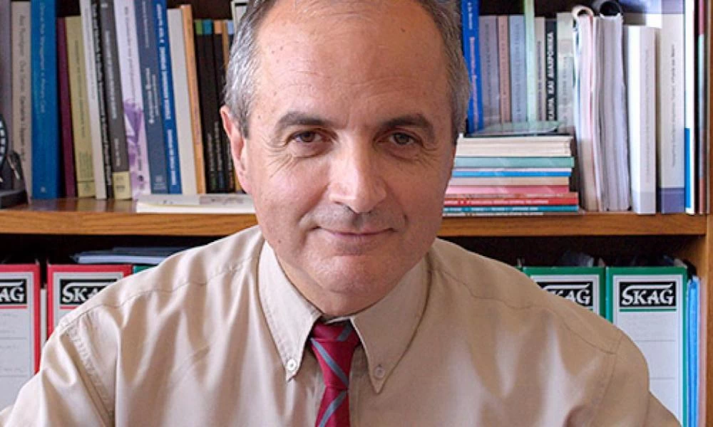 Καθηγητής Λιονής: «Διαχείριση της πανδημίας στην κοινότητα όχι στα νοσοκομεία»